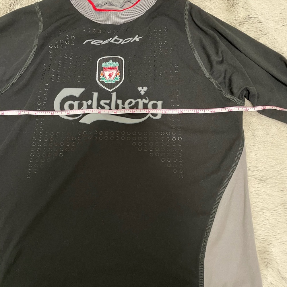 Boys Reebok Liverpool jersey - Picture 8 of 15